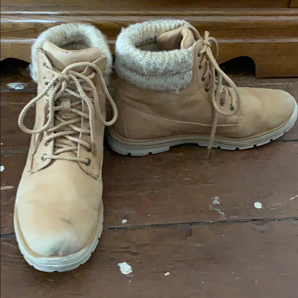 A pair of combat boots.